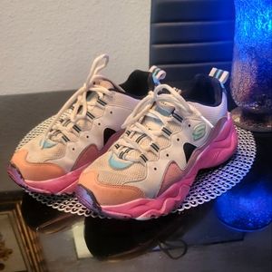 💕So Cute Skechers Sneaks!!